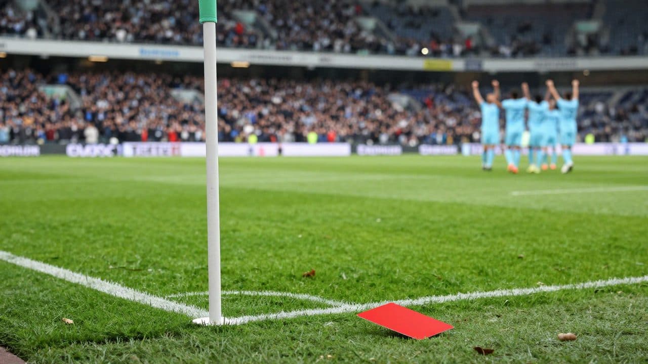 Manchester City gewinnt Derby gegen Manchester United in Unterzahl