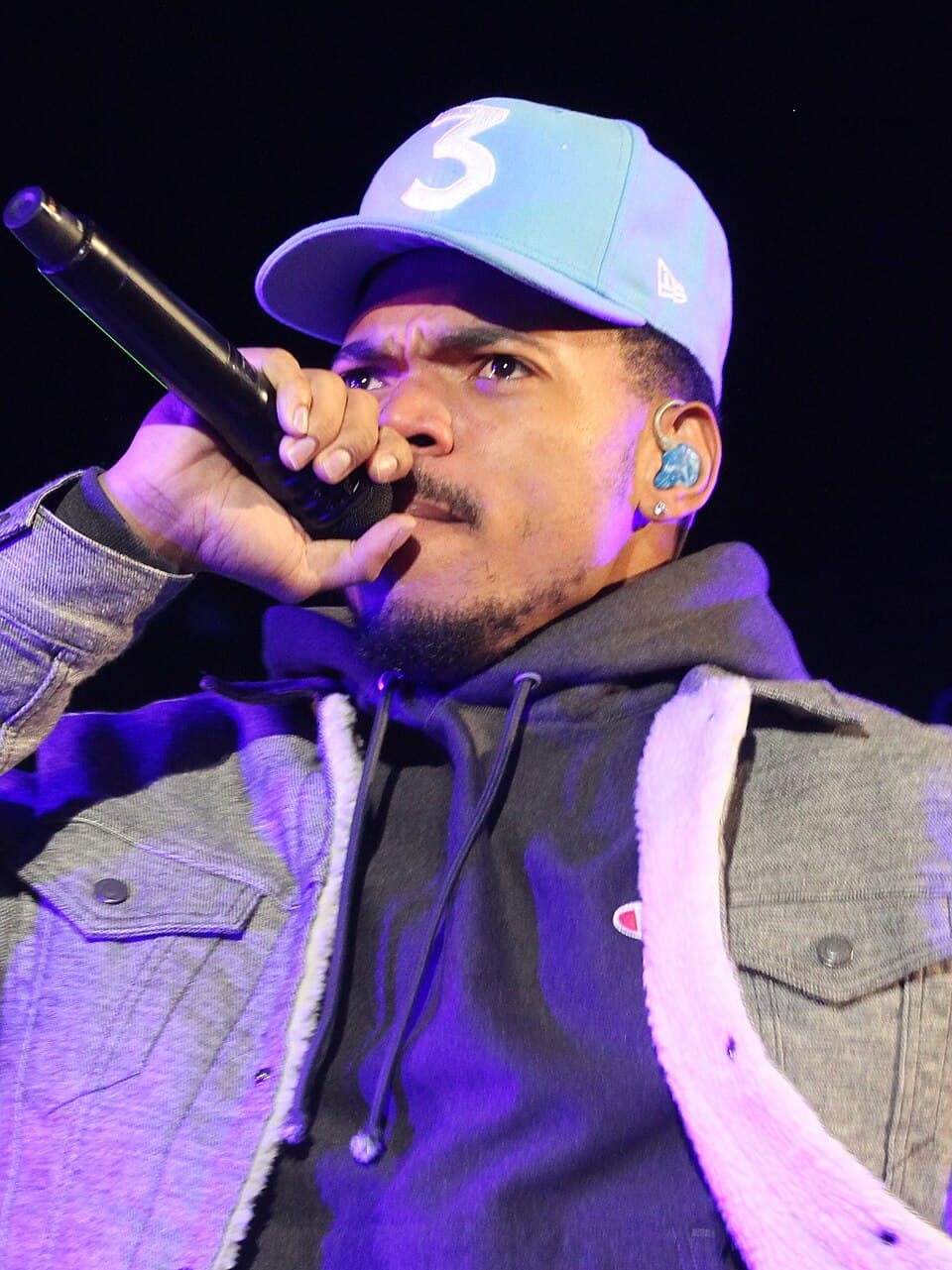 Chance the Rapper --- Red Rocks --- 05.02.17 (33630241313) (cropped)